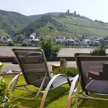 Gaestehaus Burgberg, Weinhaus Fries Kattenes Exteriör bild
