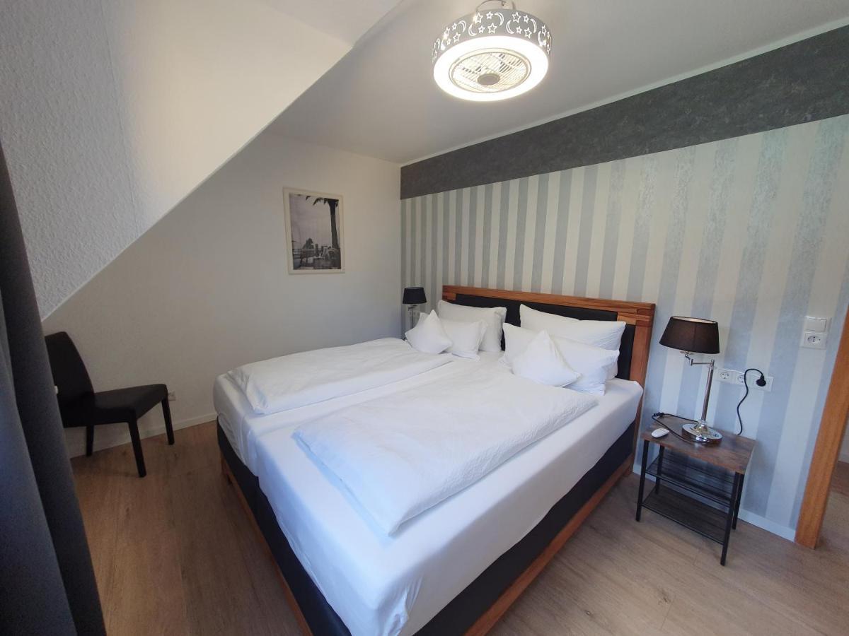 Gaestehaus Burgberg, Weinhaus Fries Kattenes Exteriör bild
