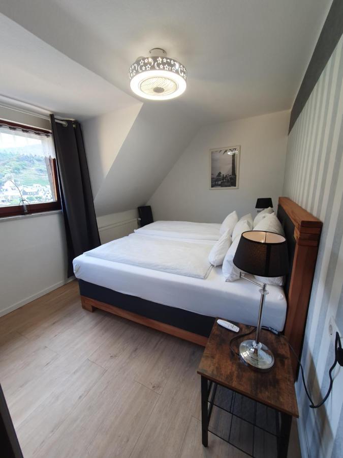 Gaestehaus Burgberg, Weinhaus Fries Kattenes Exteriör bild