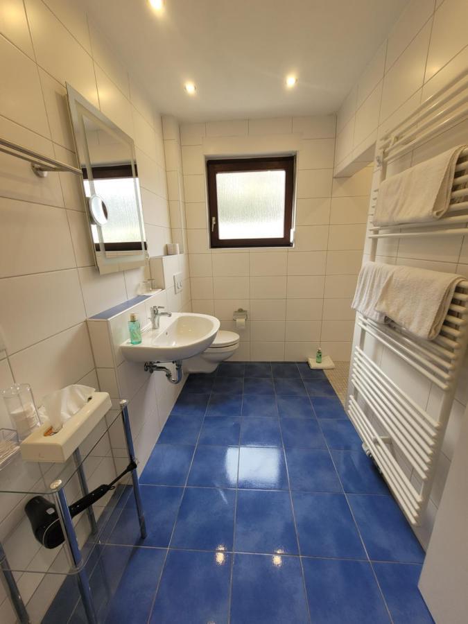 Gaestehaus Burgberg, Weinhaus Fries Kattenes Exteriör bild
