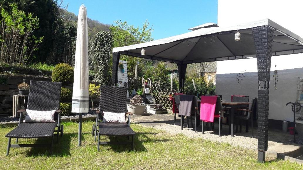 Gaestehaus Burgberg, Weinhaus Fries Kattenes Exteriör bild