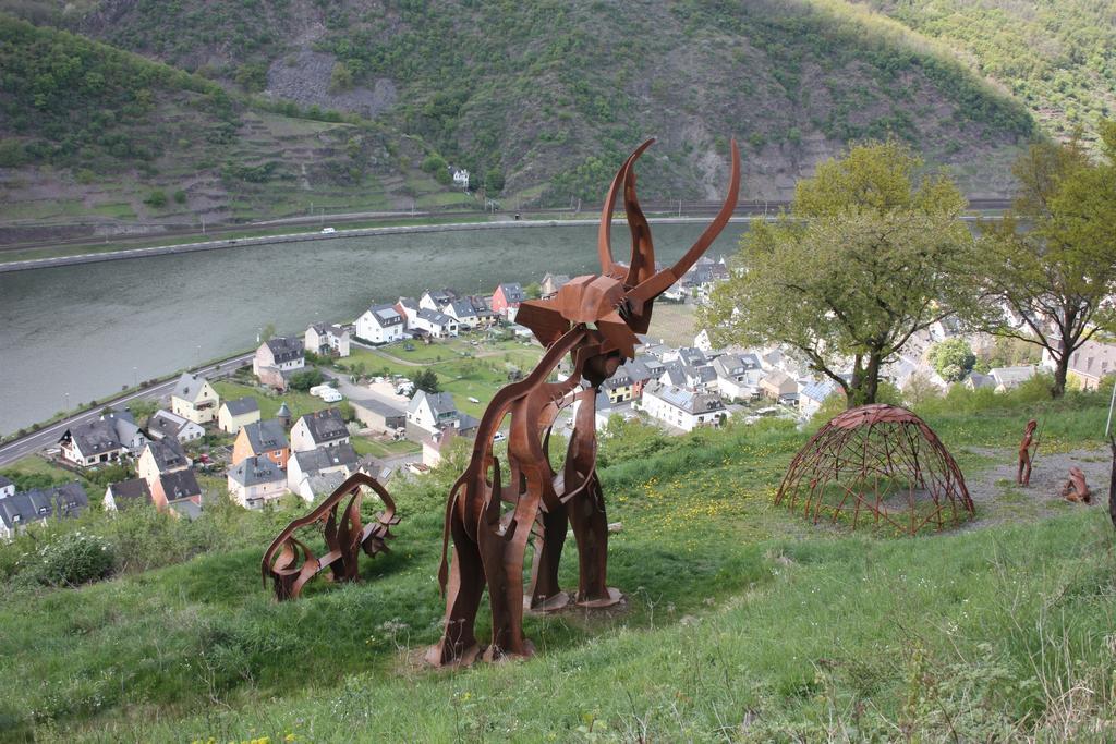 Gaestehaus Burgberg, Weinhaus Fries Kattenes Exteriör bild