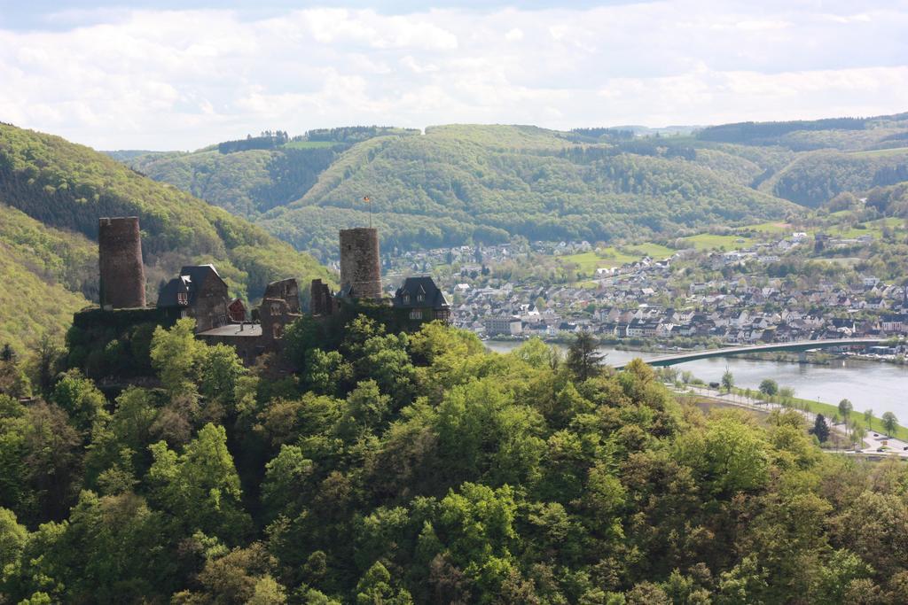 Gaestehaus Burgberg, Weinhaus Fries Kattenes Exteriör bild
