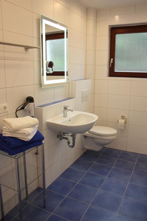 Gaestehaus Burgberg, Weinhaus Fries Kattenes Rum bild