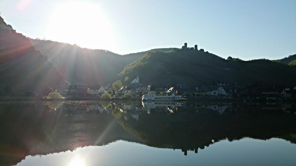 Gaestehaus Burgberg, Weinhaus Fries Kattenes Exteriör bild