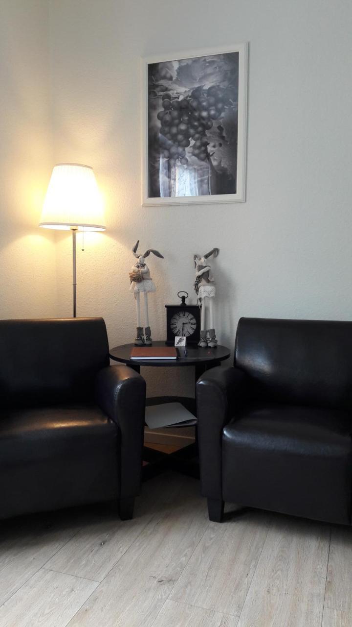Gaestehaus Burgberg, Weinhaus Fries Kattenes Exteriör bild