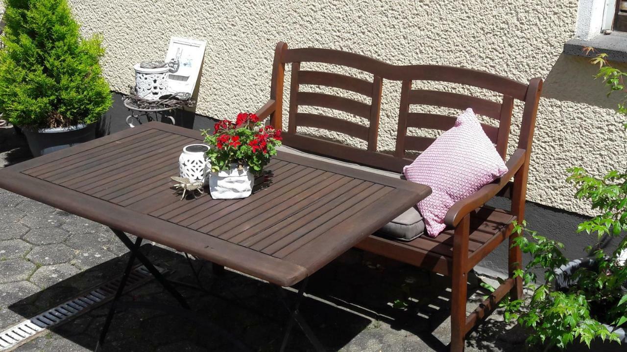 Gaestehaus Burgberg, Weinhaus Fries Kattenes Exteriör bild